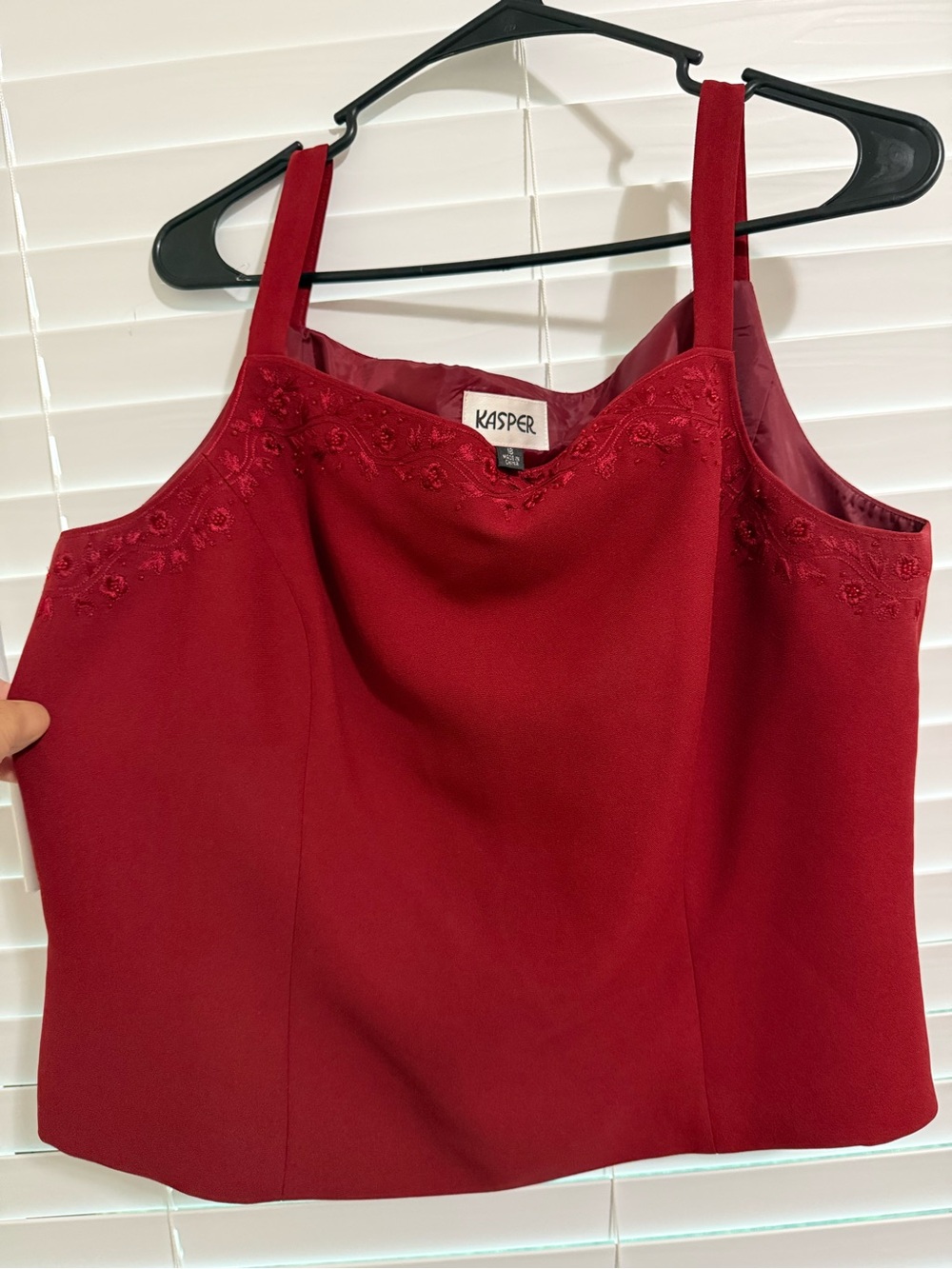 Kasper Women's Red Embroidered Sleeveless Top vintage